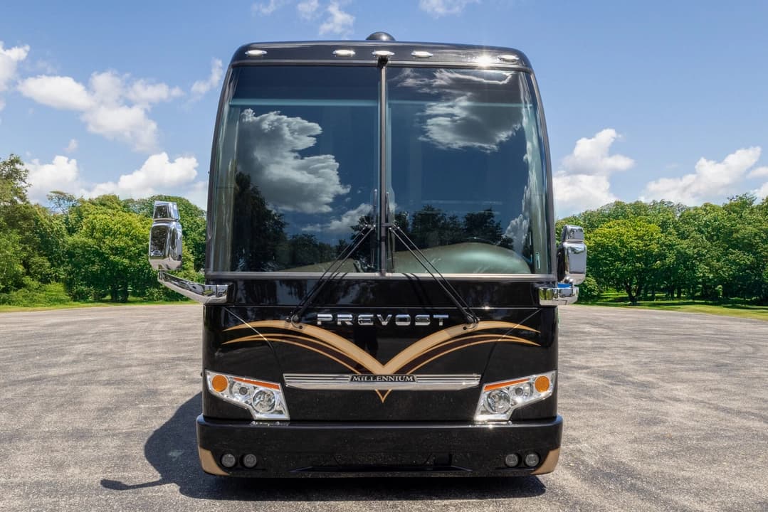2021 Prevost Millennium H3-45 - Image 12