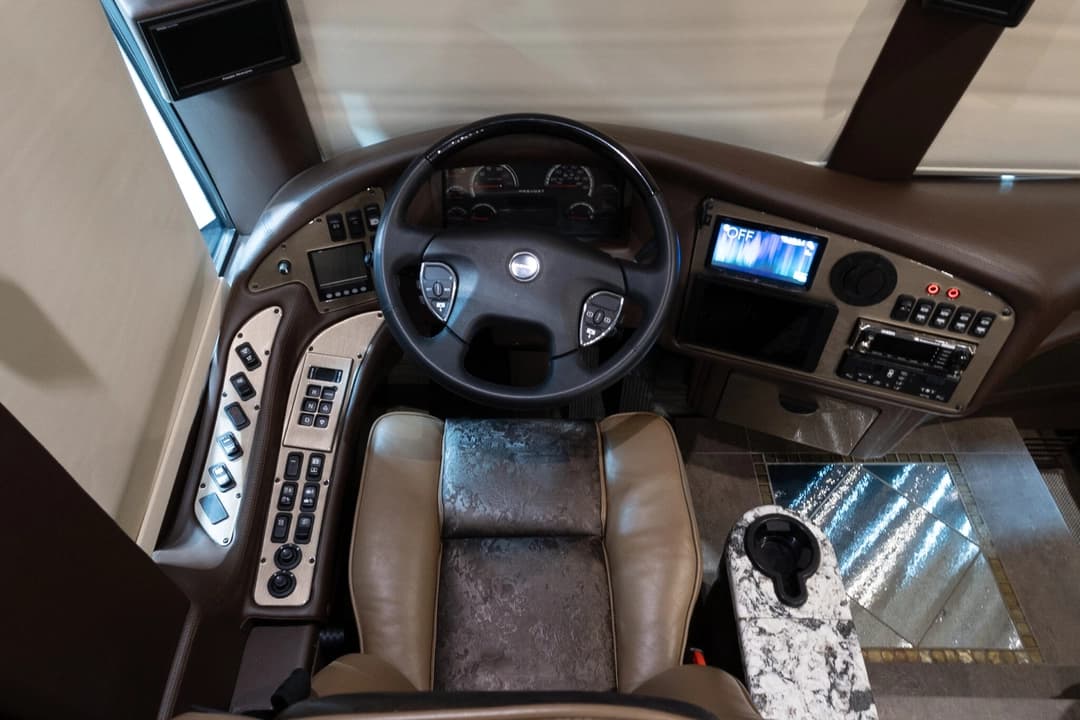 2021 Prevost Millennium H3-45 - Image 13