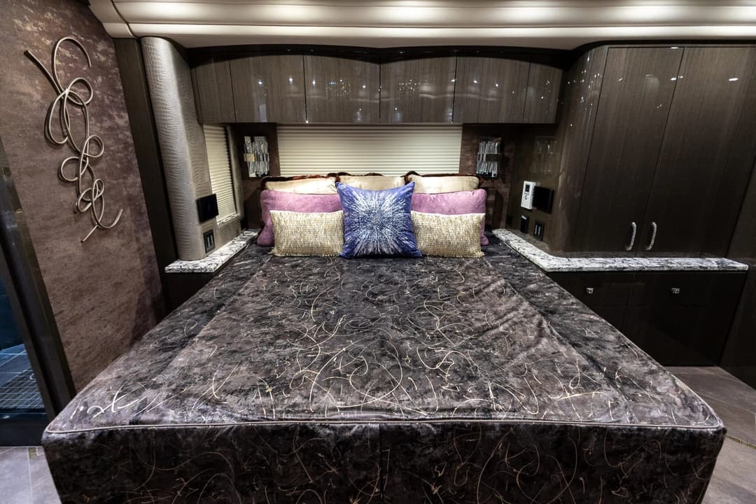 2021 Prevost Millennium H3-45 - Image 25