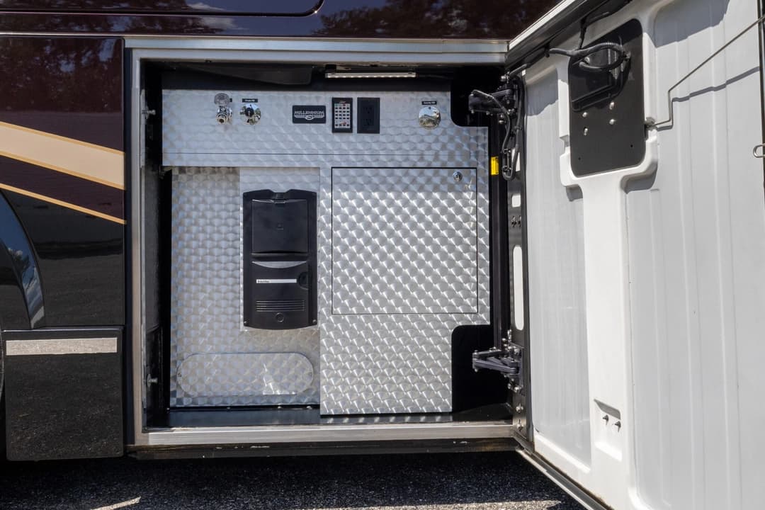 2021 Prevost Millennium H3-45 - Image 35