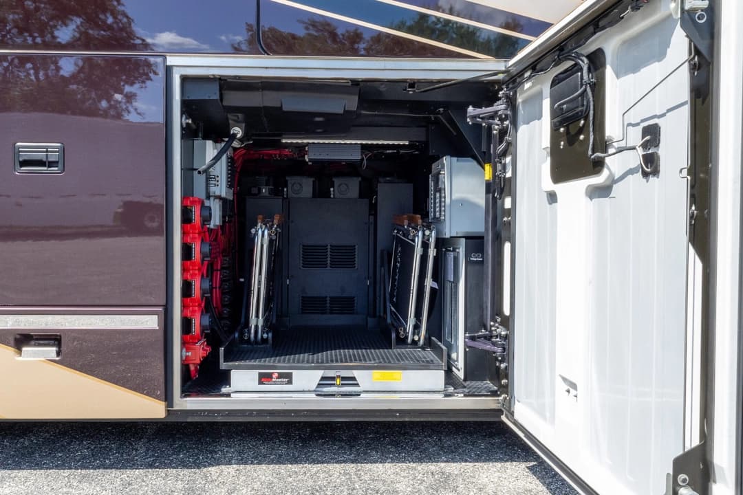 2021 Prevost Millennium H3-45 - Image 37