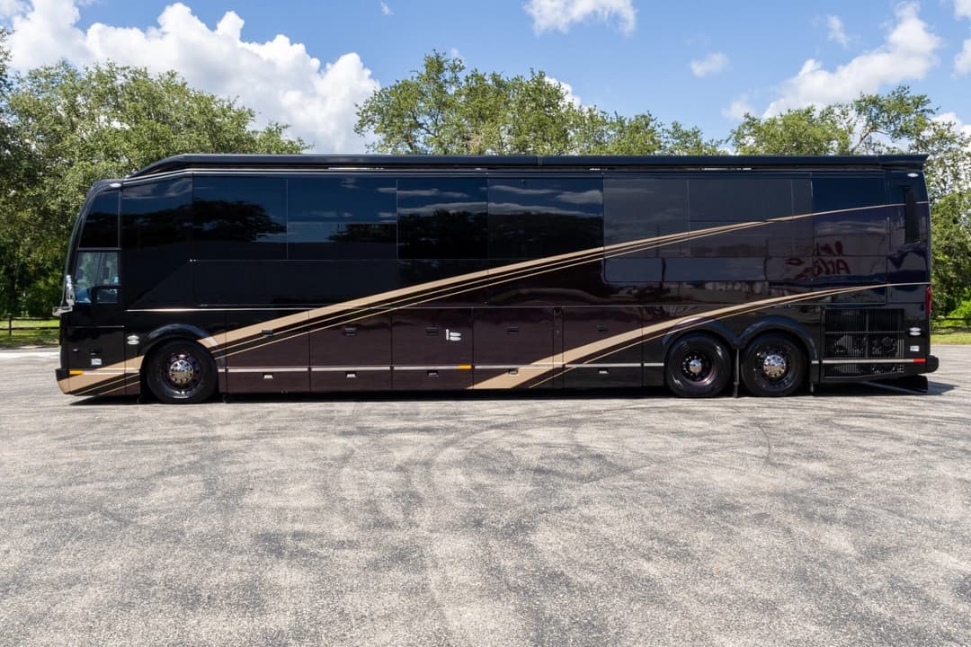 2021 Prevost Millennium H3-45 - Image 9