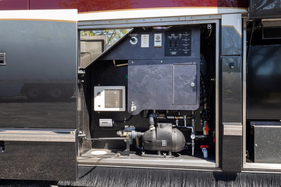 2008 Prevost Featherlite H3-45 - Image 34