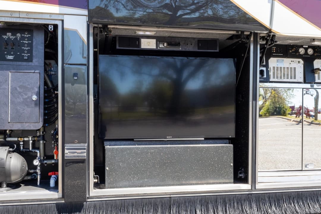 2008 Prevost Featherlite H3-45 - Image 35