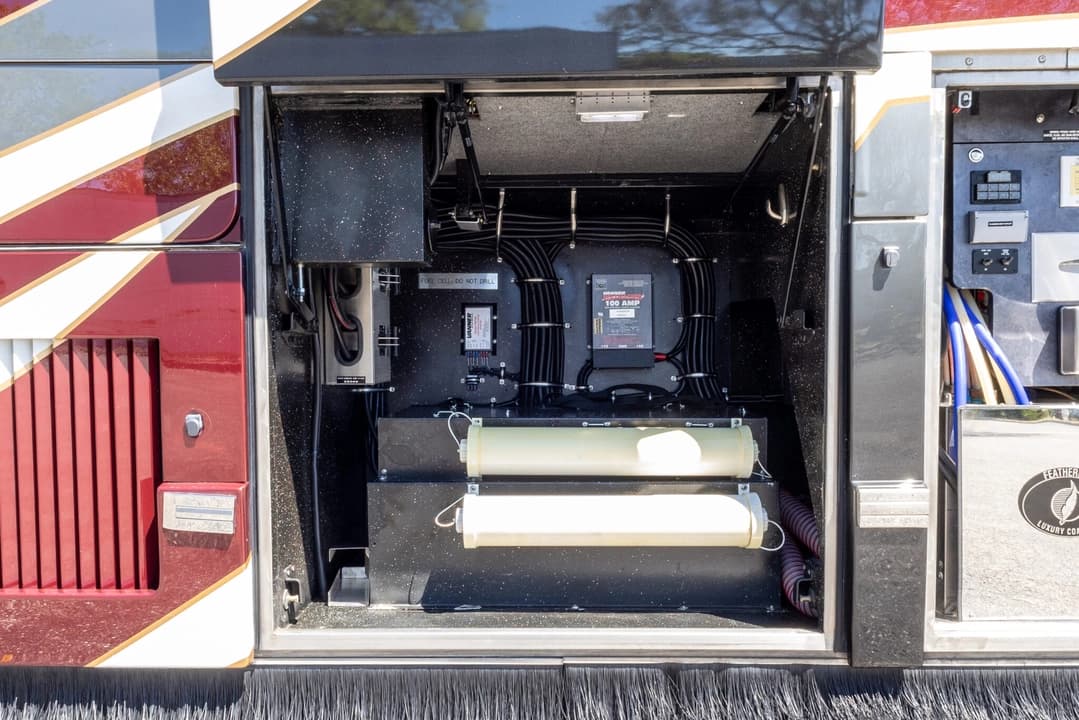 2008 Prevost Featherlite H3-45 - Image 42