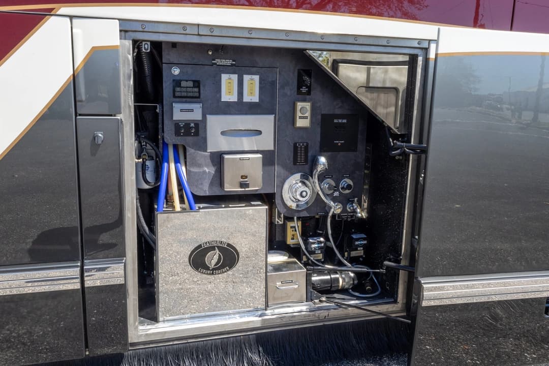 2008 Prevost Featherlite H3-45 - Image 43