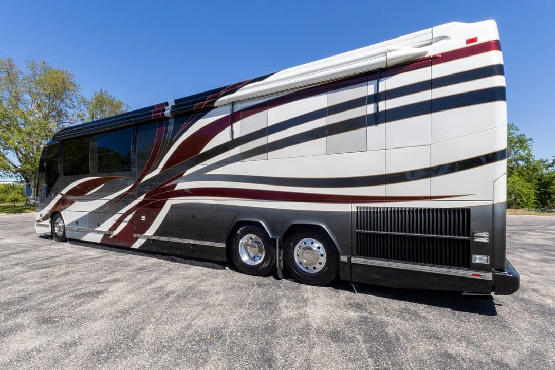 2008 Prevost Featherlite H3-45 - Image 8