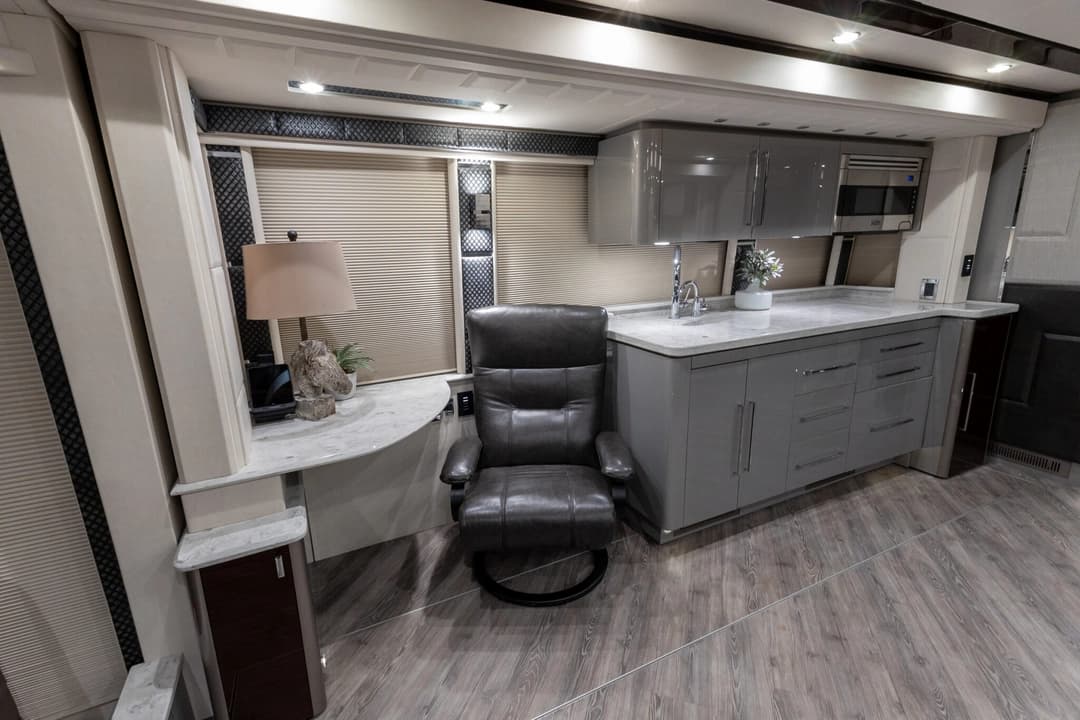 2021 Emerald Luxury Coaches H3 Series - Image 17