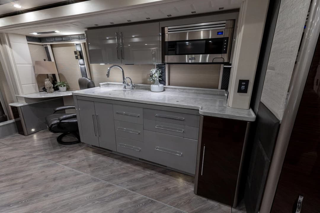 2021 Emerald Luxury Coaches H3 Series - Image 20