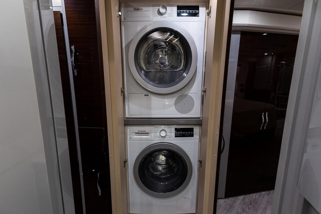 2021 Emerald Luxury Coaches H3 Series - Image 34