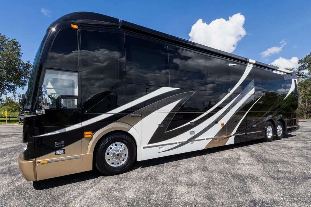 2021 Emerald Luxury Coaches H3 Series - Image 10