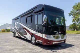 2017 Newmar Dutch Star 4369 bus