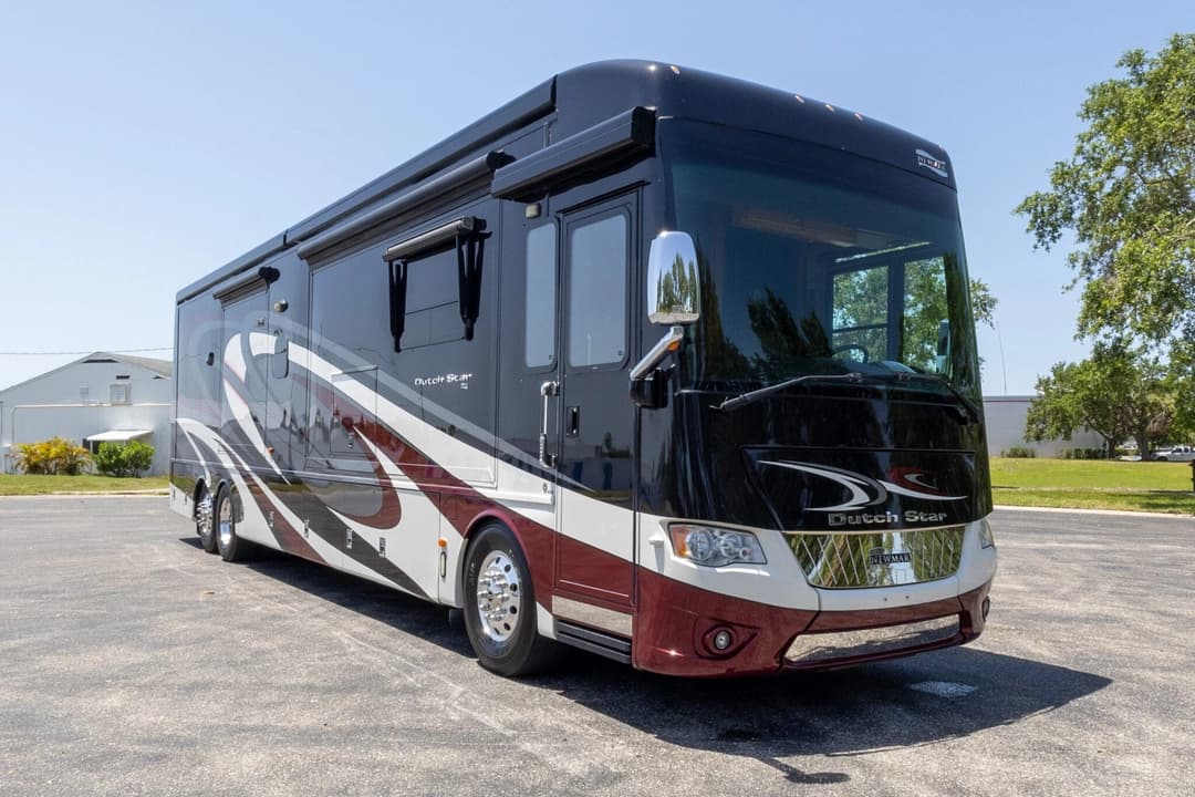 2017 Newmar Dutch Star Motorhome - Image 1