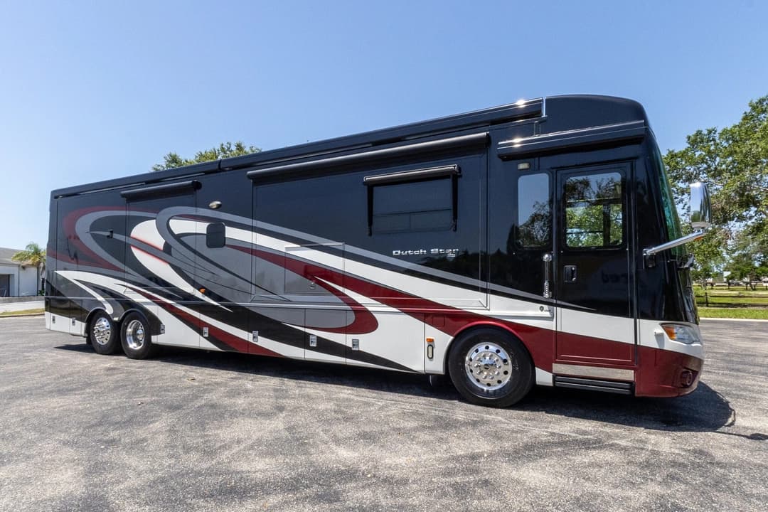 2017 Newmar Dutch Star Motorhome - Image 2