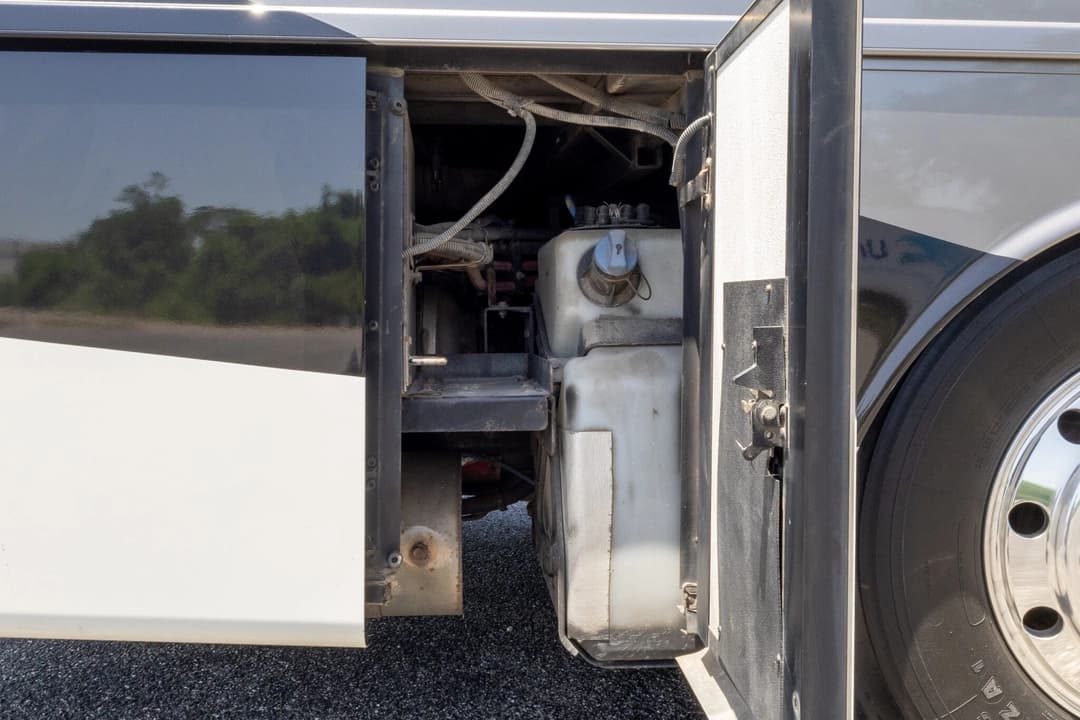 2017 Newmar Dutch Star Motorhome - Image 35