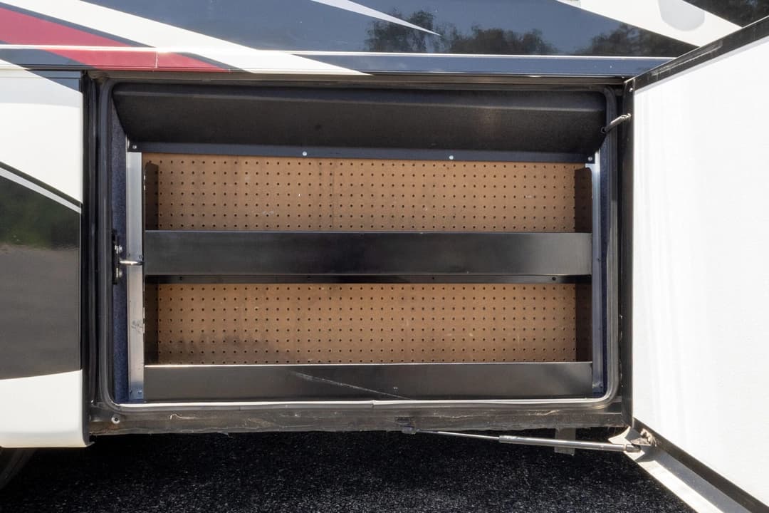 2017 Newmar Dutch Star Motorhome - Image 36
