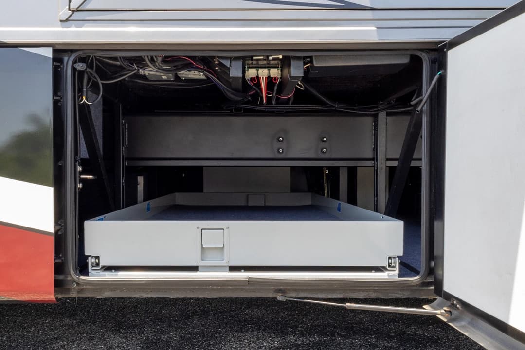 2017 Newmar Dutch Star Motorhome - Image 38