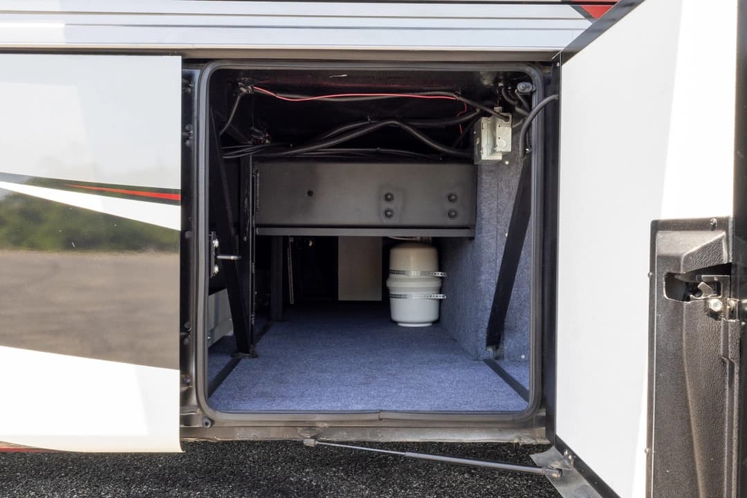 2017 Newmar Dutch Star Motorhome - Image 39