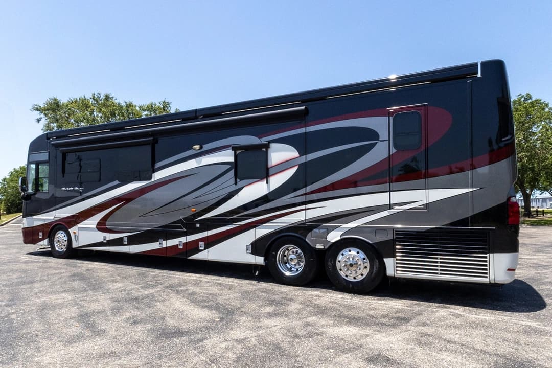 2017 Newmar Dutch Star Motorhome - Image 8