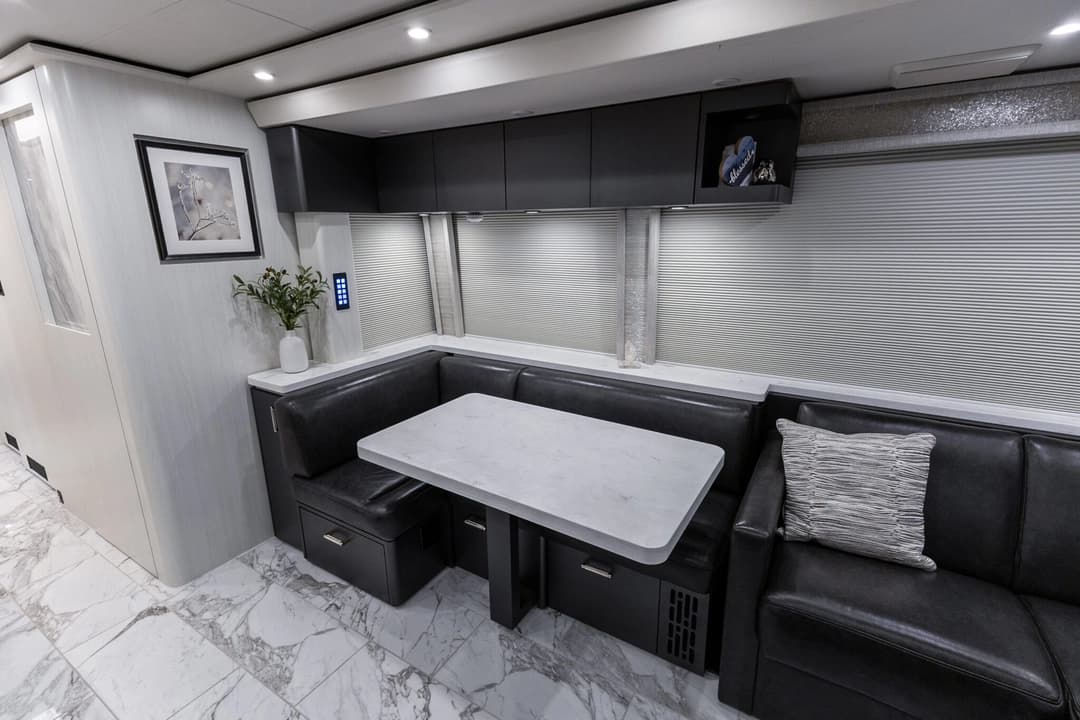 2017 Newmar Dutch Star 4369 - Image 16
