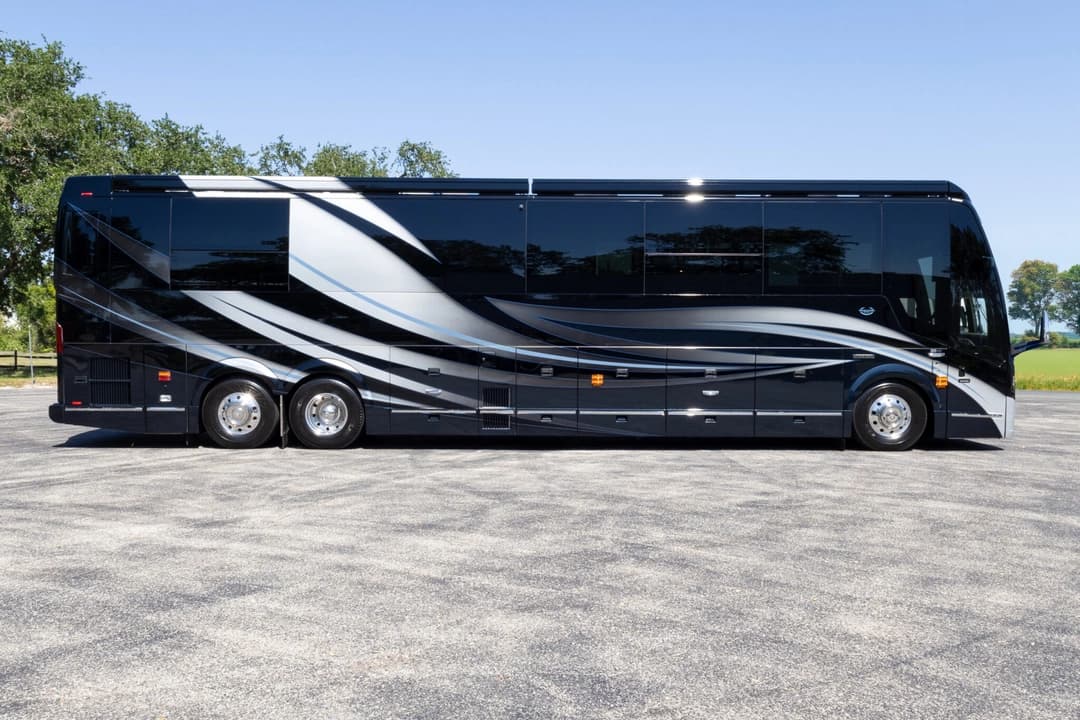 2017 Newmar Dutch Star 4369 - Image 3
