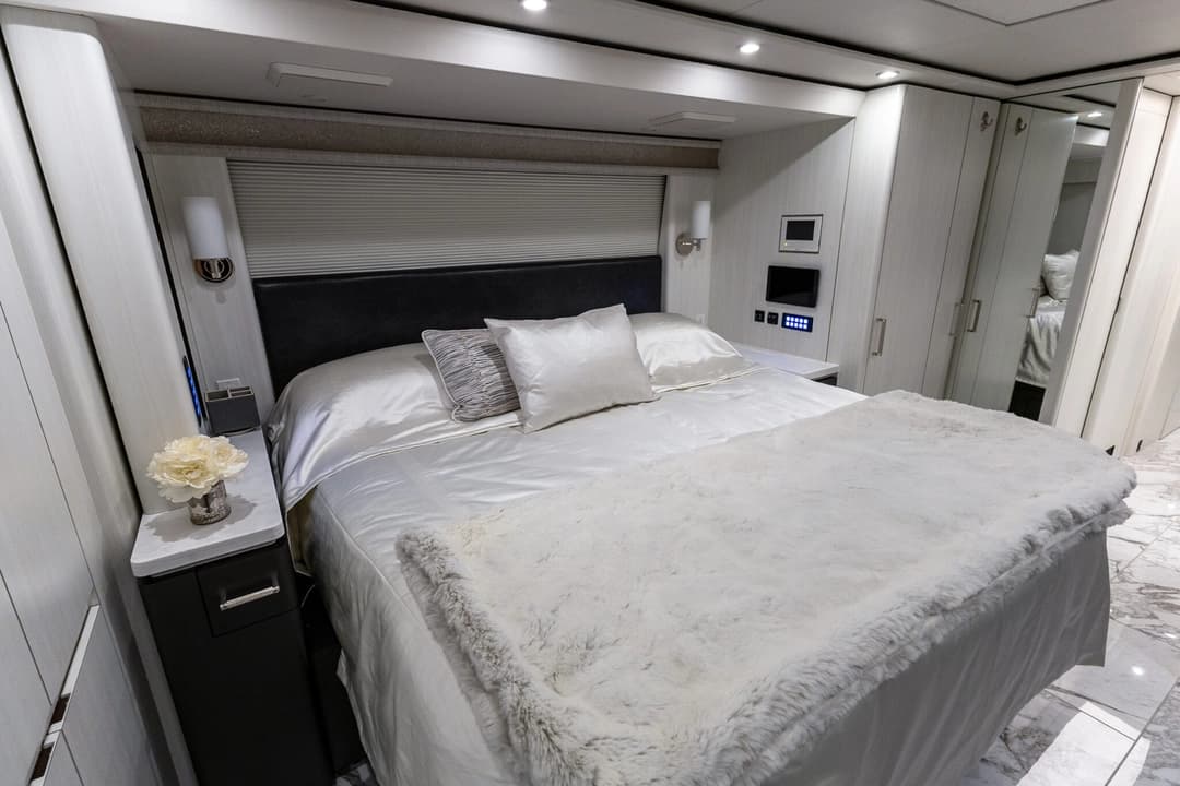 2017 Newmar Dutch Star 4369 - Image 29