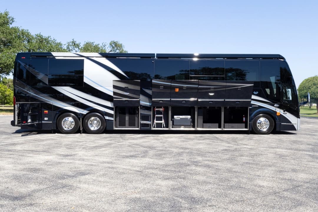 2017 Newmar Dutch Star 4369 - Image 33