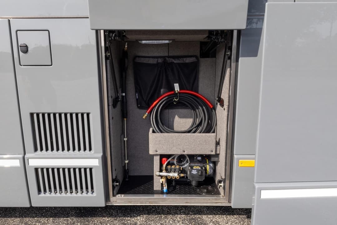 2022 Prevost H3-45 VIP - Image 37
