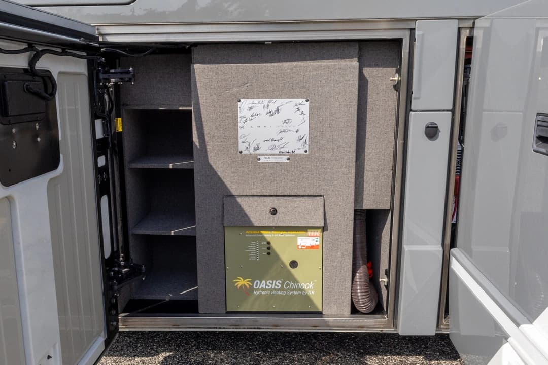 2022 Prevost H3-45 VIP - Image 45