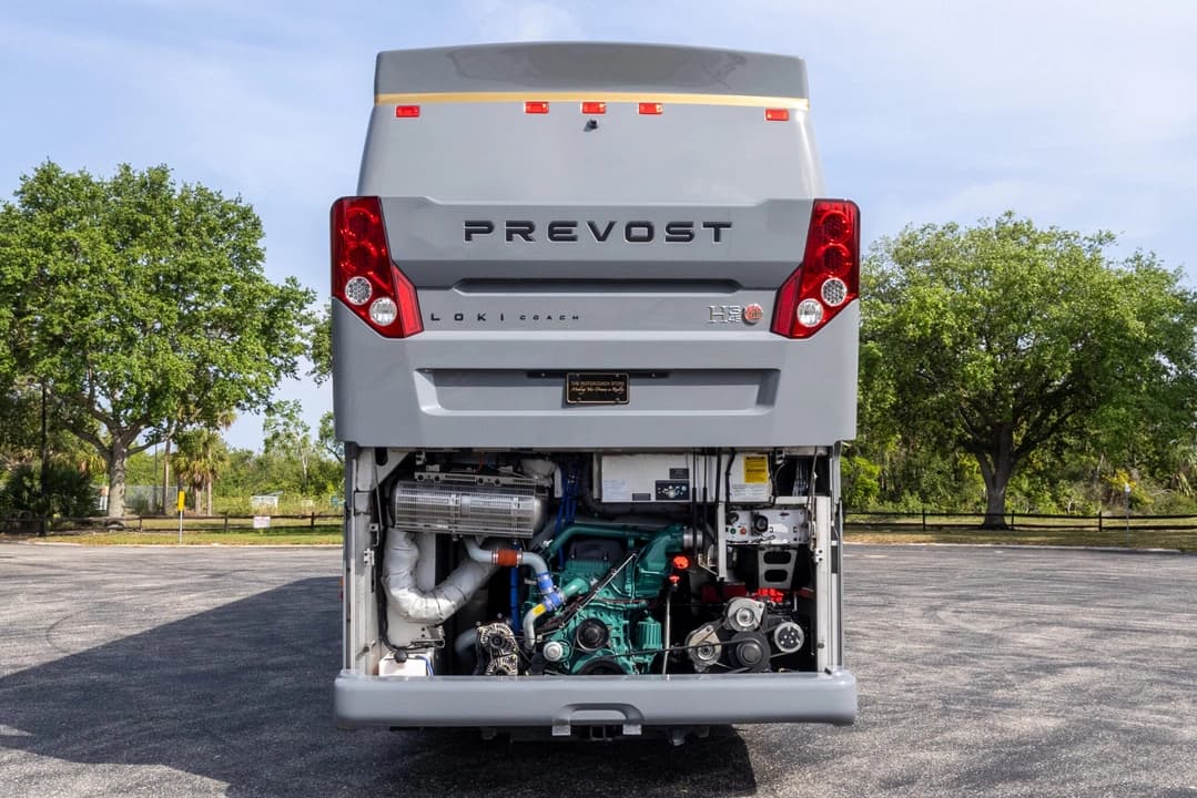 2022 Prevost H3-45 VIP - Image 47