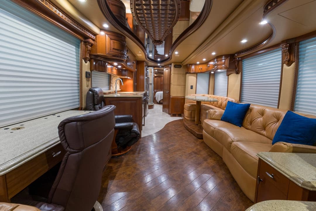 2009 Prevost Mirano Edition Motorhome - Image 14