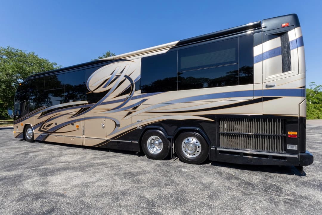 2009 Prevost Mirano Edition Motorhome - Image 8