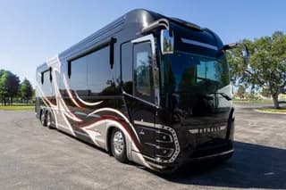 2017 Newell P50 Quad Slide bus