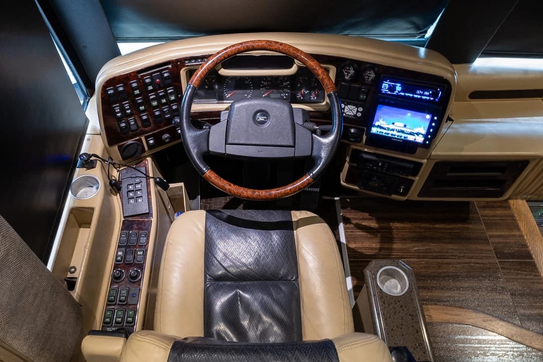 2003 Prevost Liberty H3-45 - Image 13