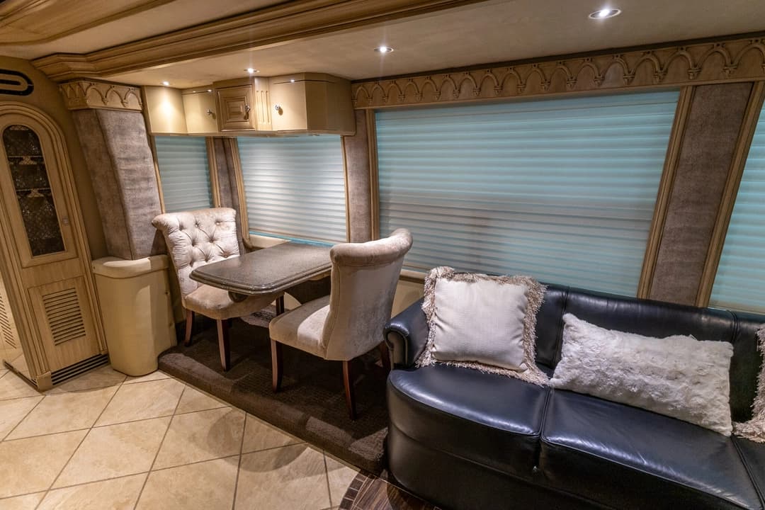 2003 Prevost Liberty H3-45 - Image 16