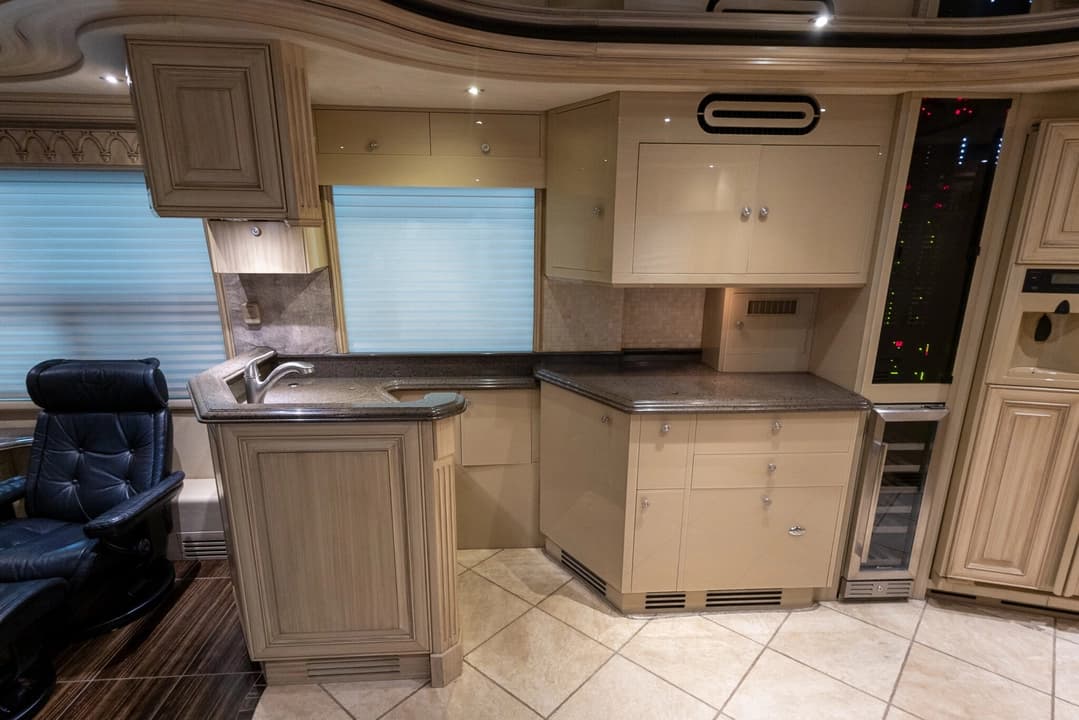 2003 Prevost Liberty H3-45 - Image 19