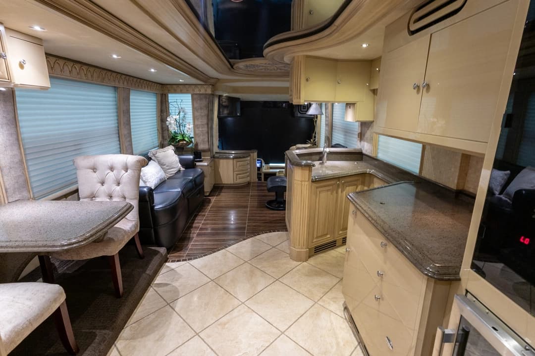 2003 Prevost Liberty H3-45 - Image 21