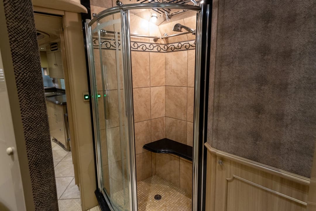 2003 Prevost Liberty H3-45 - Image 22