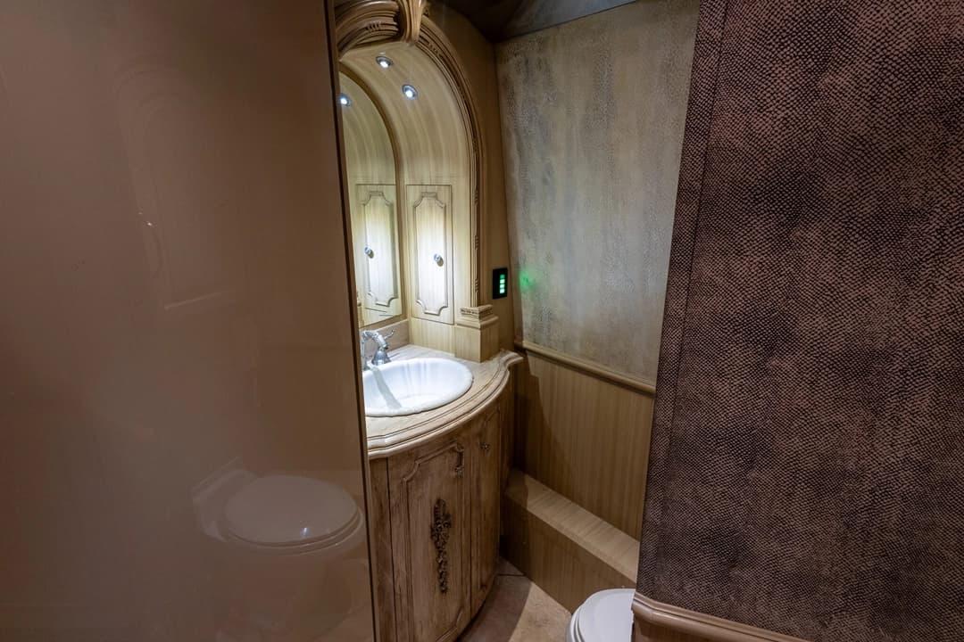 2003 Prevost Liberty H3-45 - Image 23