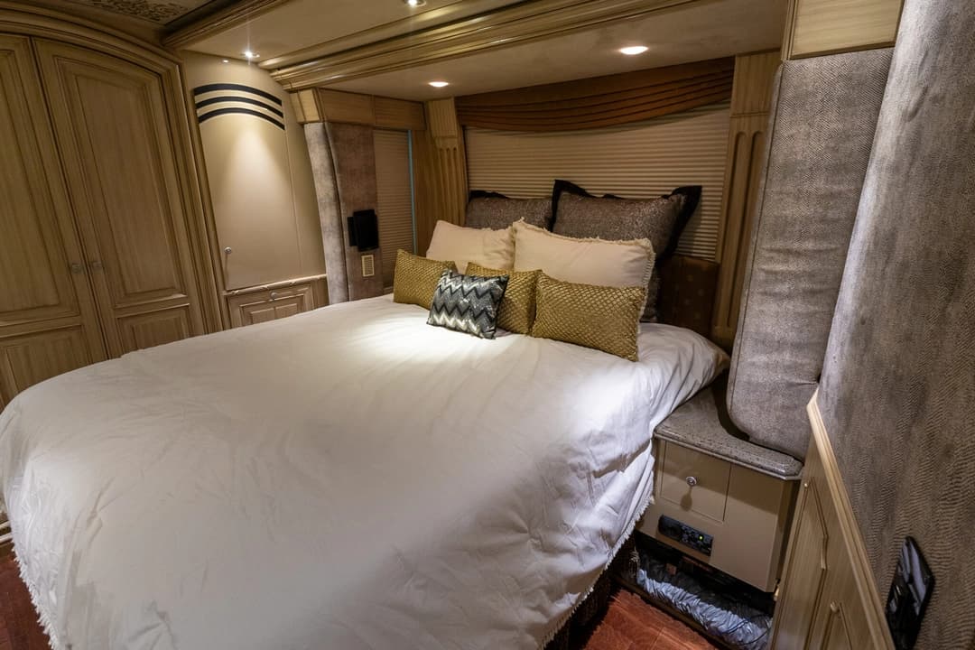 2003 Prevost Liberty H3-45 - Image 25