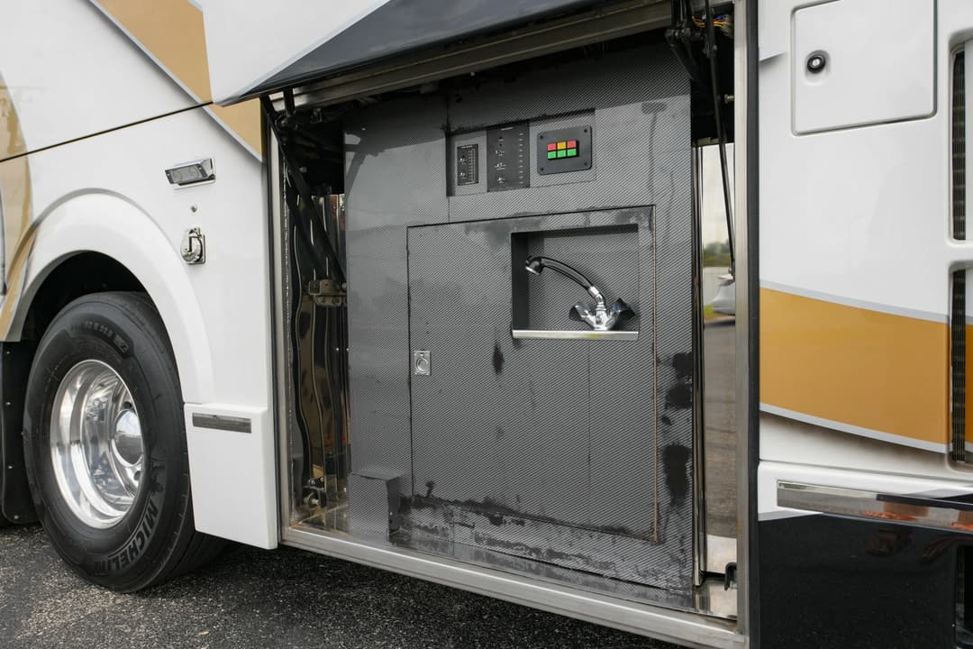 2003 Prevost Liberty H3-45 - Image 32