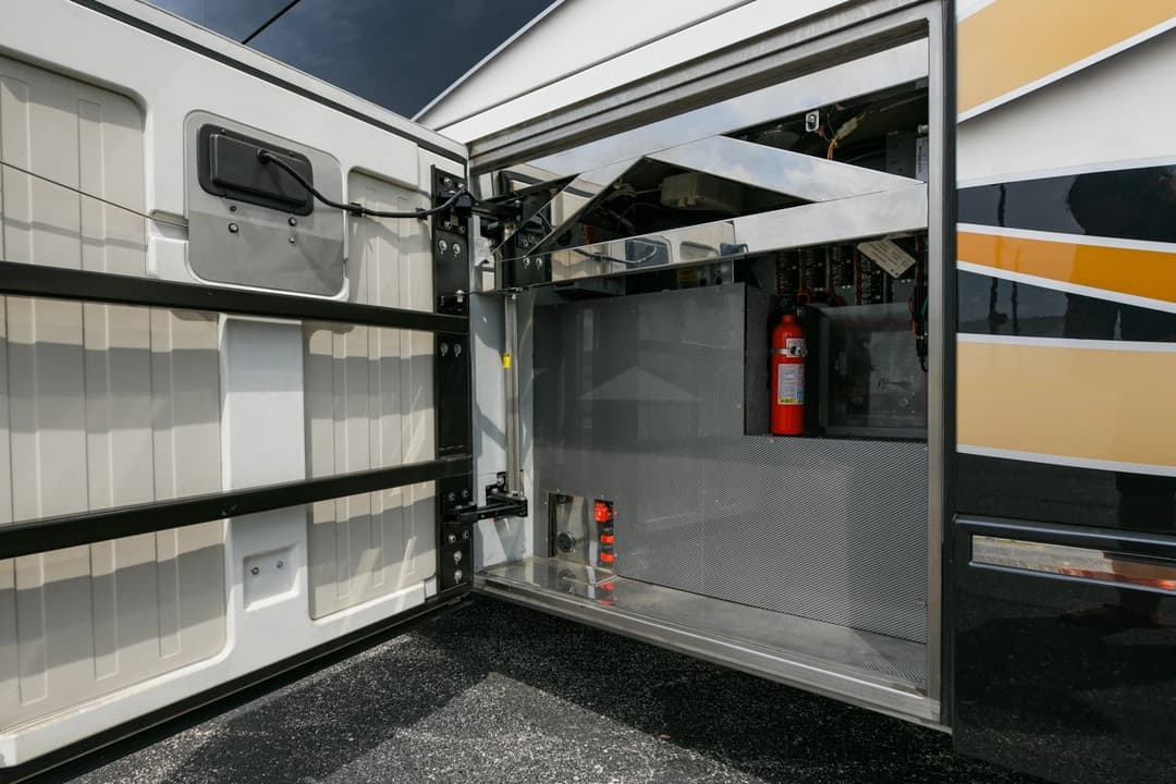 2003 Prevost Liberty H3-45 - Image 38