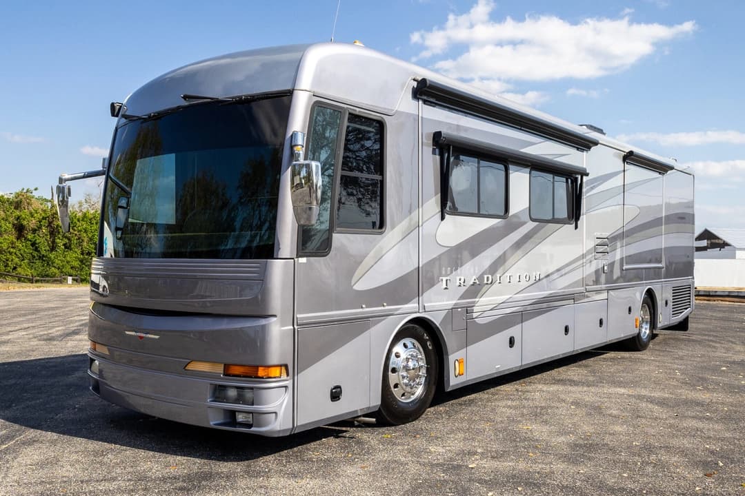 2006 American Coach Tradition 40Z - Image 11