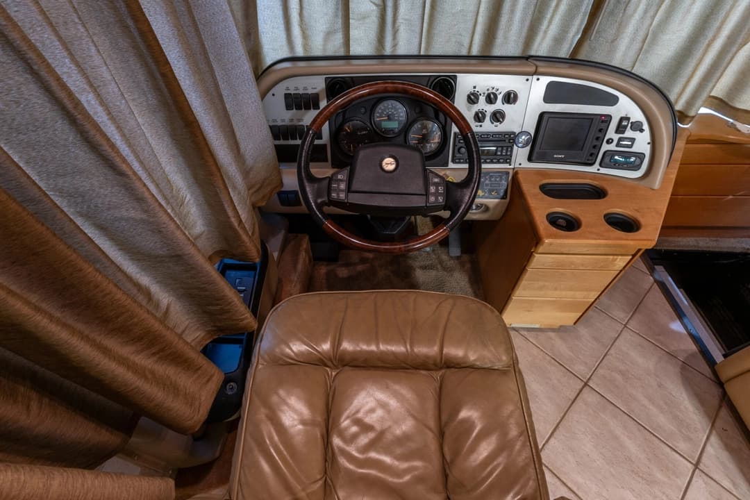 2006 American Coach Tradition 40Z - Image 13