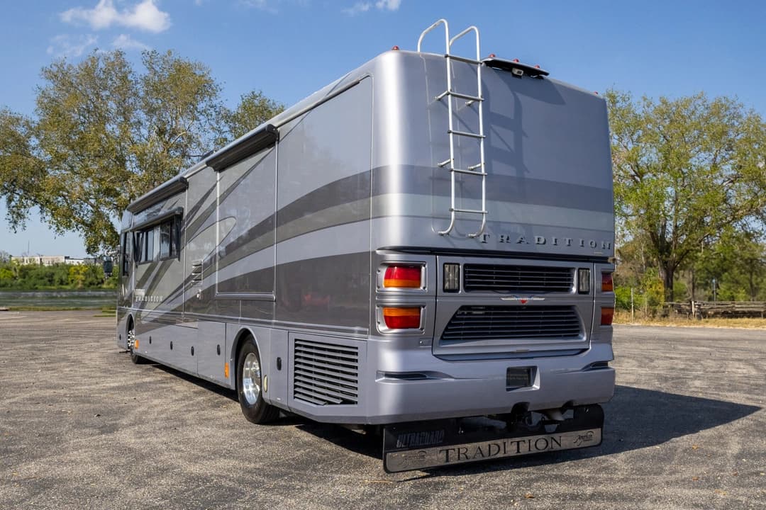 2006 American Coach Tradition 40Z - Image 7