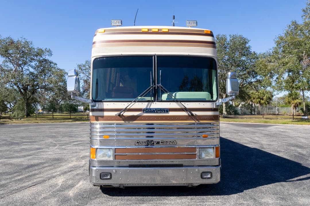 1991 Prevost Country Coach 40XL - Image 11