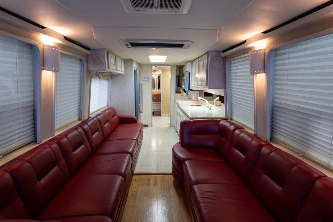 1991 Prevost Country Coach 40XL - Image 13