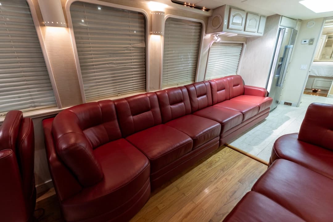 1991 Prevost Country Coach 40XL - Image 18
