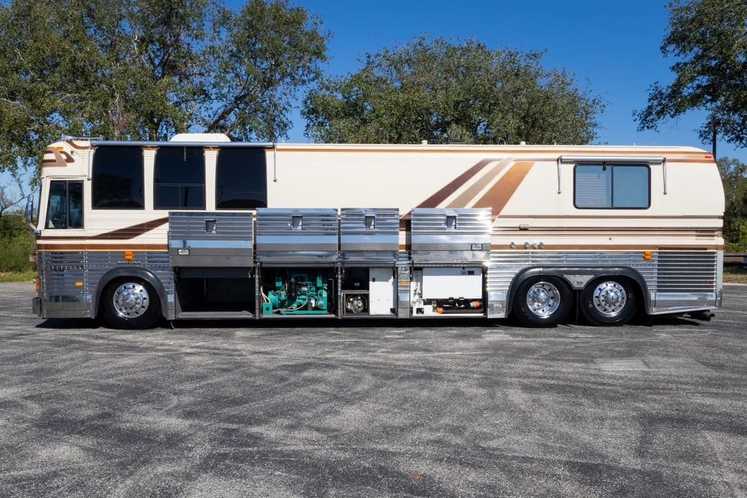 1991 Prevost Country Coach 40XL - Image 31