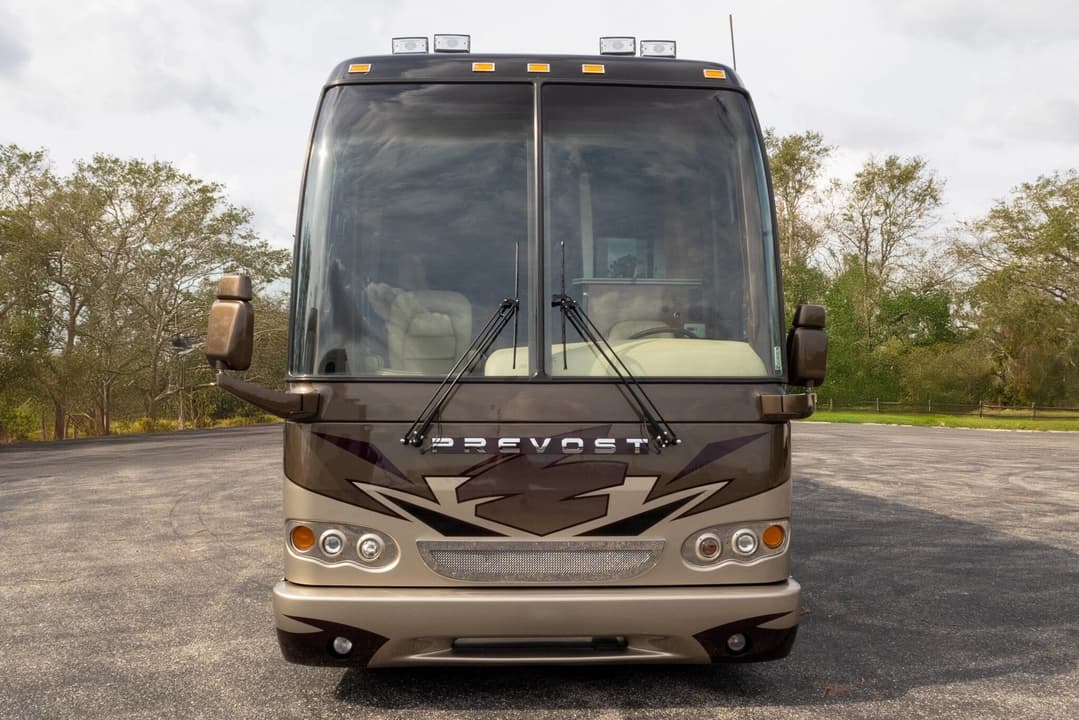 2006 Prevost H3-45 Featherlite - Image 12